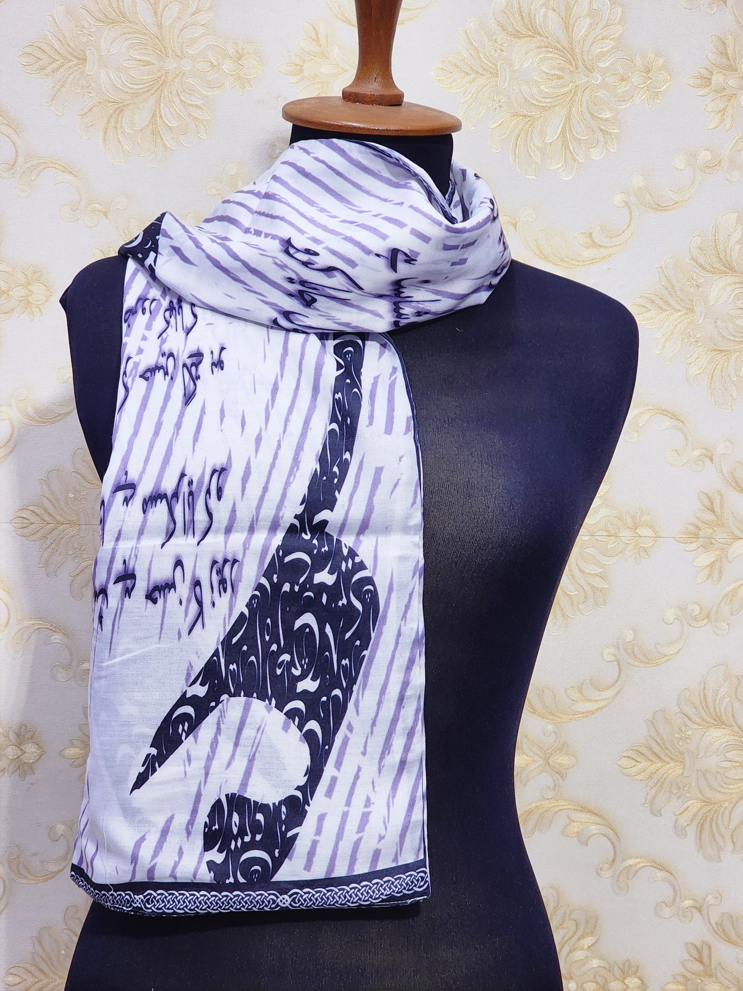 Haseen Scarf