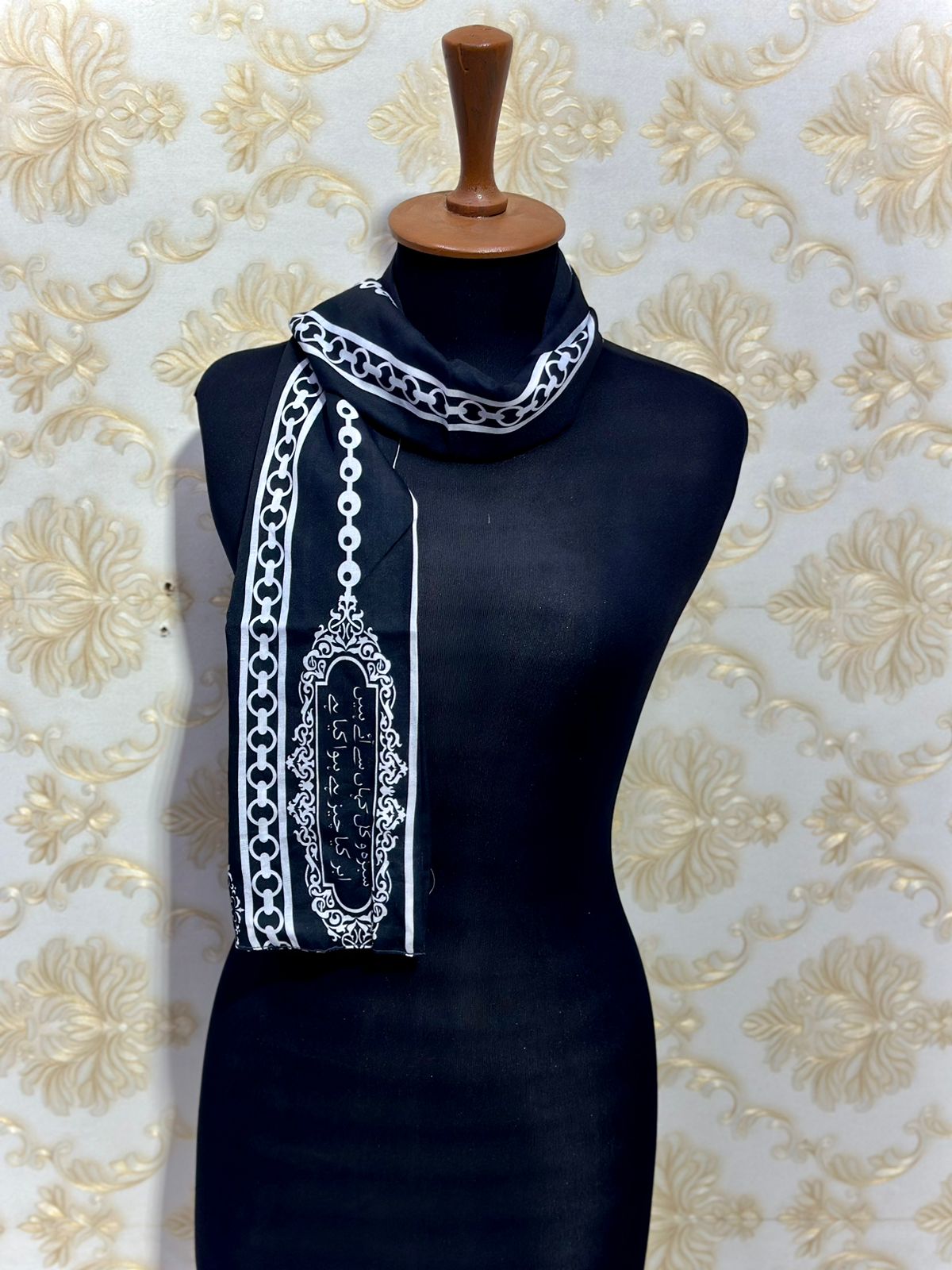 Dastaan E Ishq Scarf